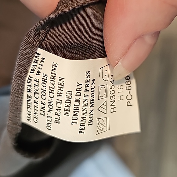 Arrow men's XL 34/35 button-up dress shirt - Picture 6 of 6